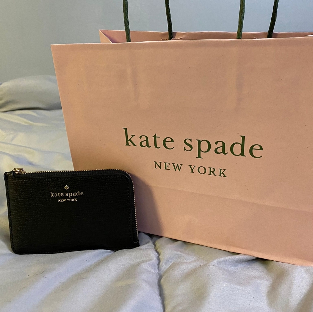 Kate Spade Darcy Medium L Zip Card Holder